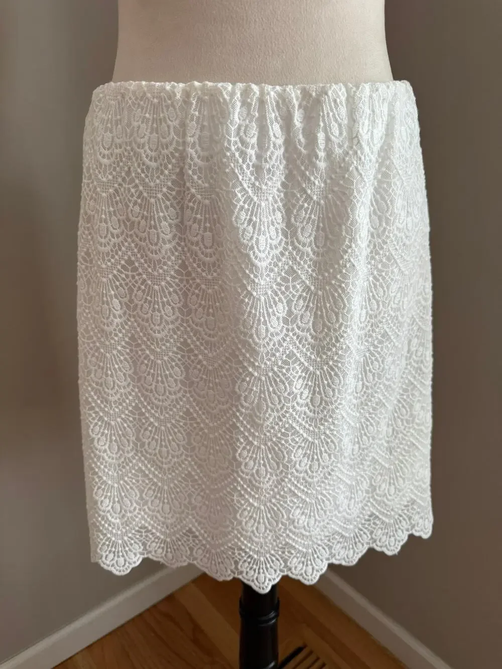 J.Crew White Lace Mini Skirt Scalloped Hem Size 6 Coquette Bridal Graduation